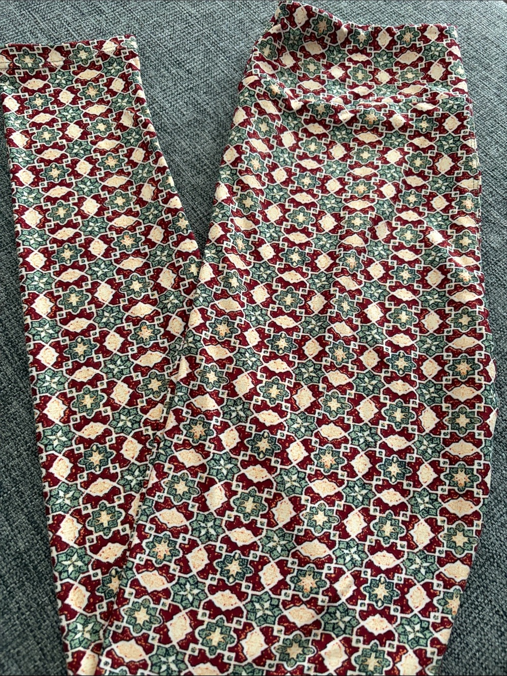 Printed Geo-Pattern Leggings in Red and Green